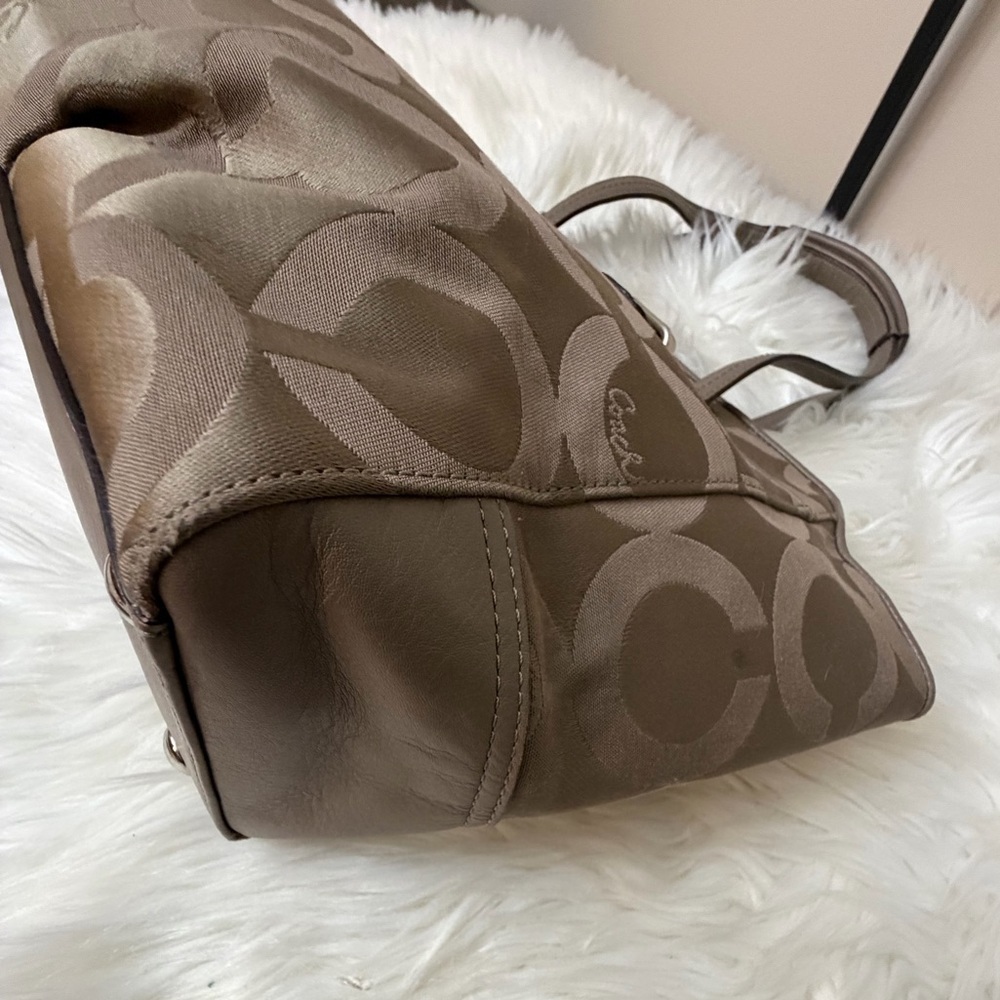 Coach#F25501 Beige Signature Tote - Picture 6 of 14